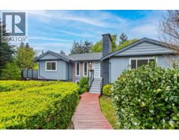 2999 LARSON ROAD, North Vancouver, British Columbia