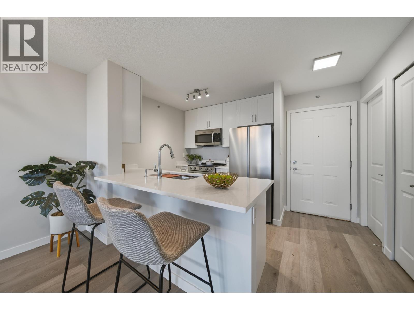 803 3520 Crowley Drive, Vancouver, British Columbia  V5R 6G9 - Photo 9 - R3122602