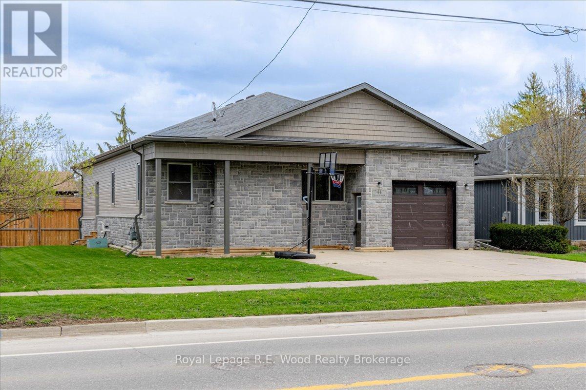 44 Stover Street N, Norwich, Ontario  N0J 1P0 - Photo 2 - X13030032