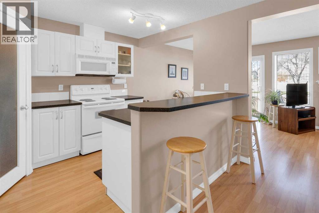27 Royal Birch Mount Nw, Calgary, Alberta  T3G 5W7 - Photo 2 - A2309770