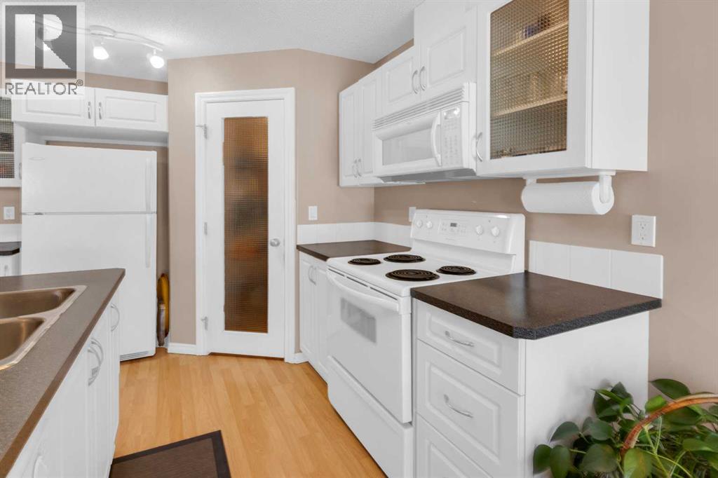 27 Royal Birch Mount Nw, Calgary, Alberta  T3G 5W7 - Photo 5 - A2309770