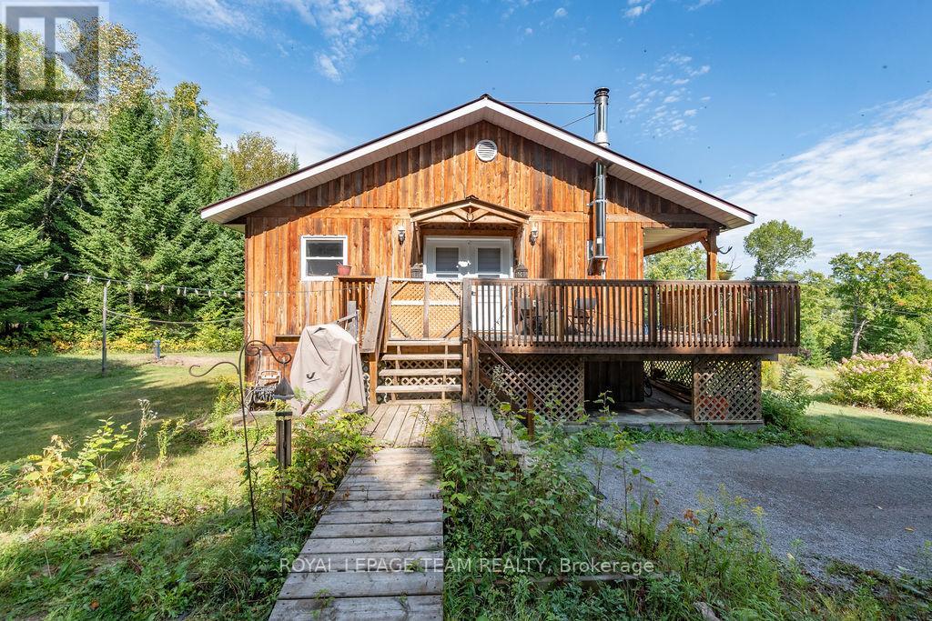 105 Heins Road, Brudenell, Ontario  K0J 2E0 - Photo 12 - X12869076