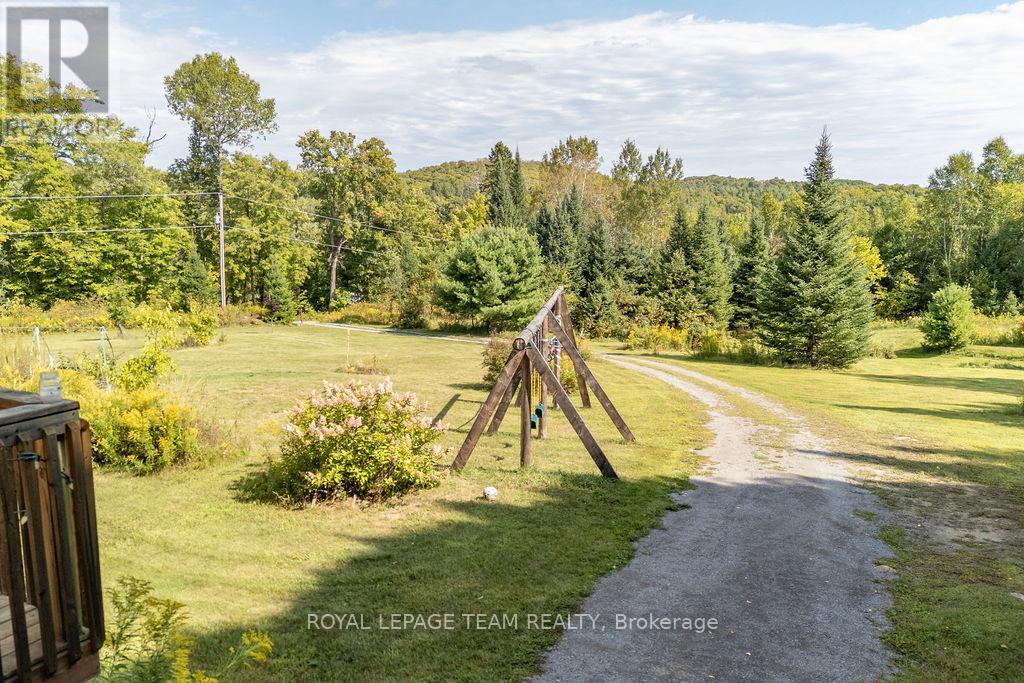 105 Heins Road, Brudenell, Ontario  K0J 2E0 - Photo 3 - X12869076