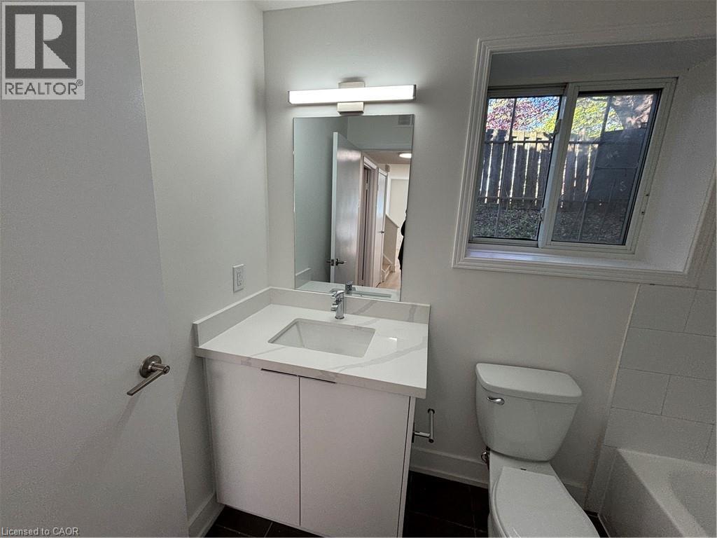 144 W Highland Road W Unit# 25, Kitchener, Ontario  N2M 3B8 - Photo 3 - 40830202