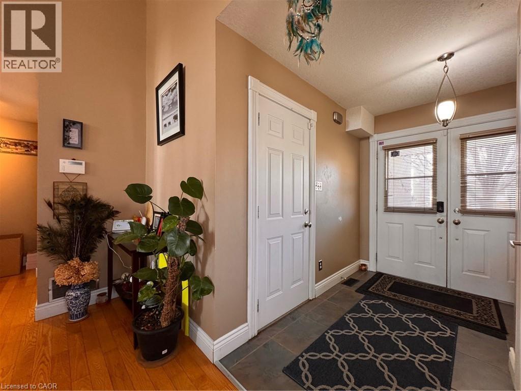 777 Karlsfeld Road, Waterloo, Ontario  N2T 2X2 - Photo 6 - 40830187