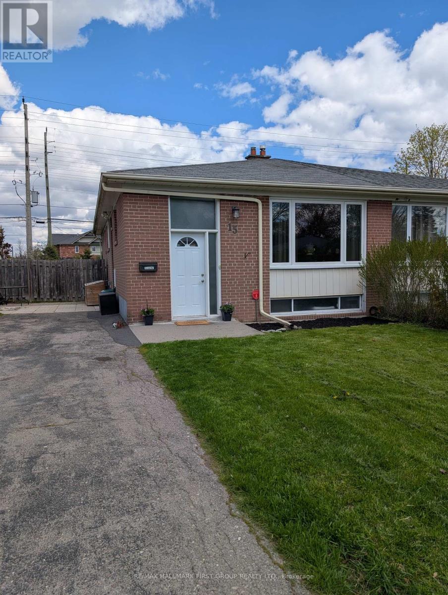 15 THORNCROFT CRESCENT, Ajax, Ontario