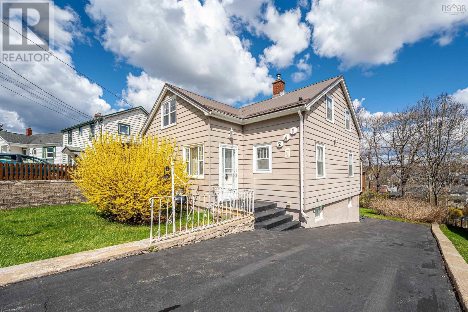 241 Johnstone Avenue, Dartmouth, Nova Scotia  B2Y 2K8 - Photo 1 - 202610782