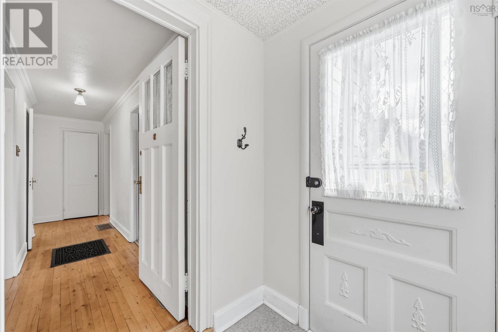 241 Johnstone Avenue, Dartmouth, Nova Scotia  B2Y 2K8 - Photo 4 - 202610782