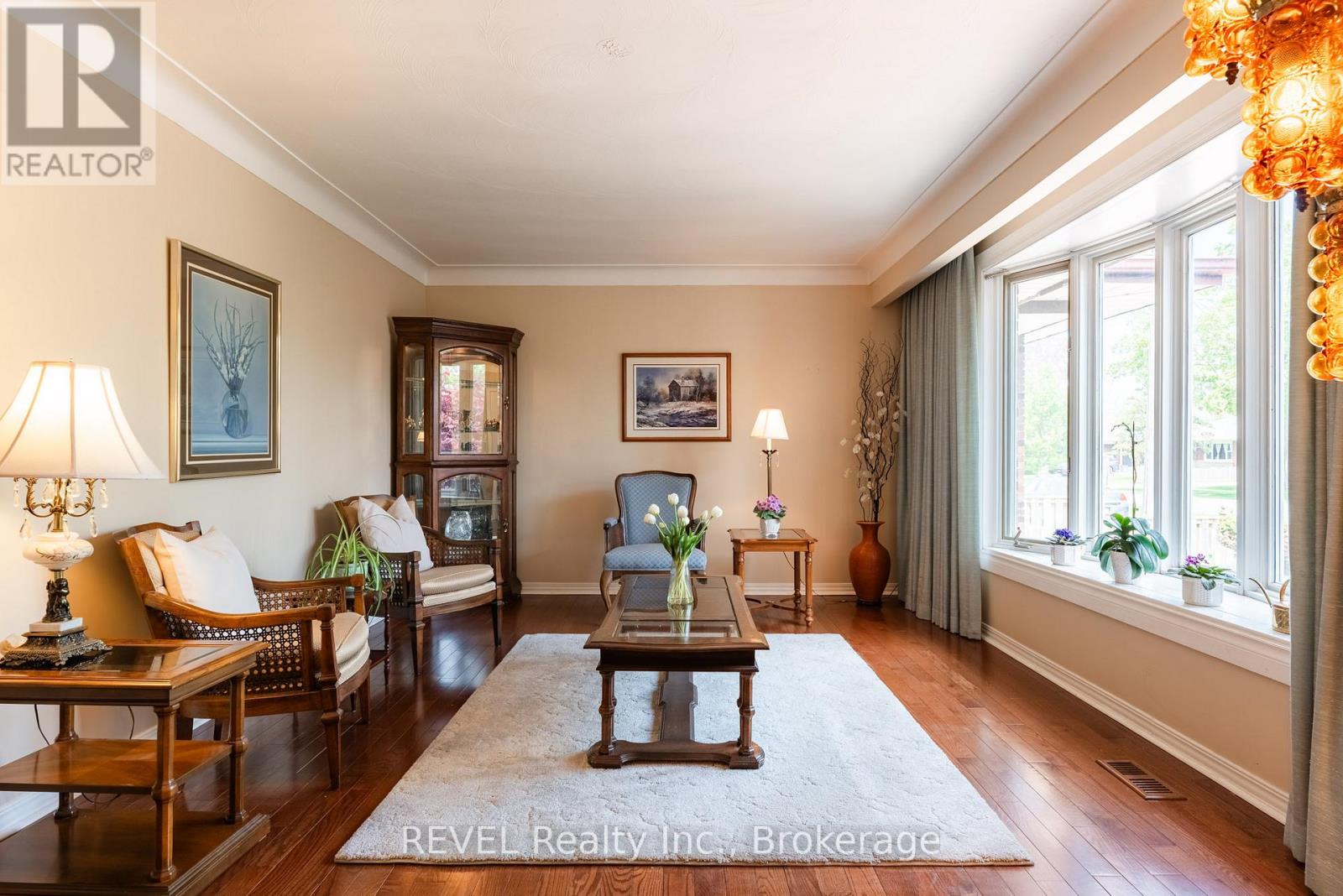 6 Harcove Street, St. Catharines, Ontario  L2N 1W8 - Photo 7 - X13124470