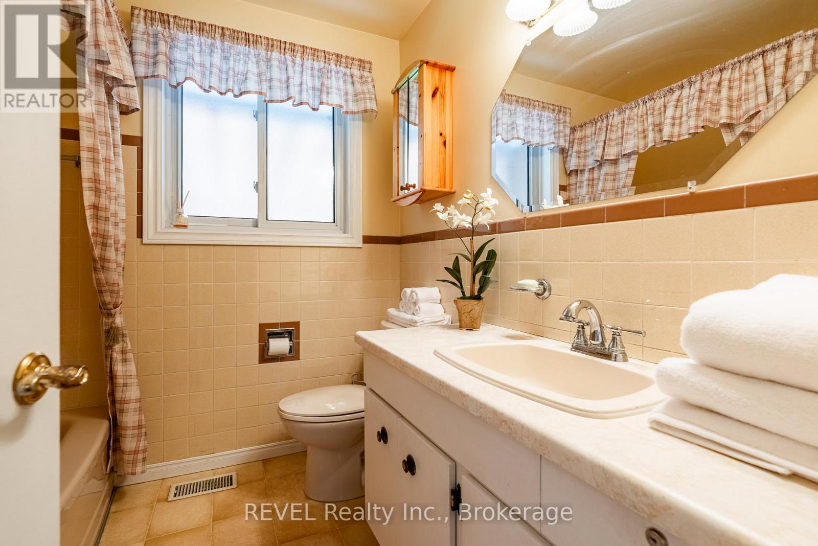 6 Harcove Street, St. Catharines, Ontario  L2N 1W8 - Photo 18 - X13124470