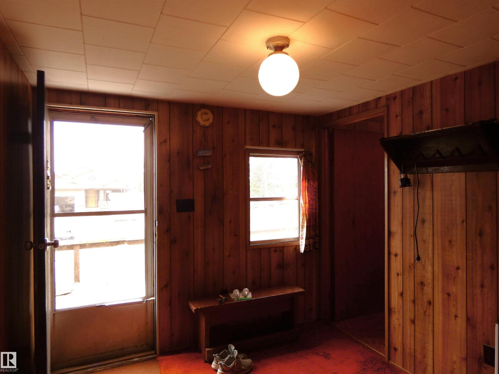 706 Meadow Av, Rural Barrhead County, Alberta  T0E 1A0 - Photo 5 - E4487555