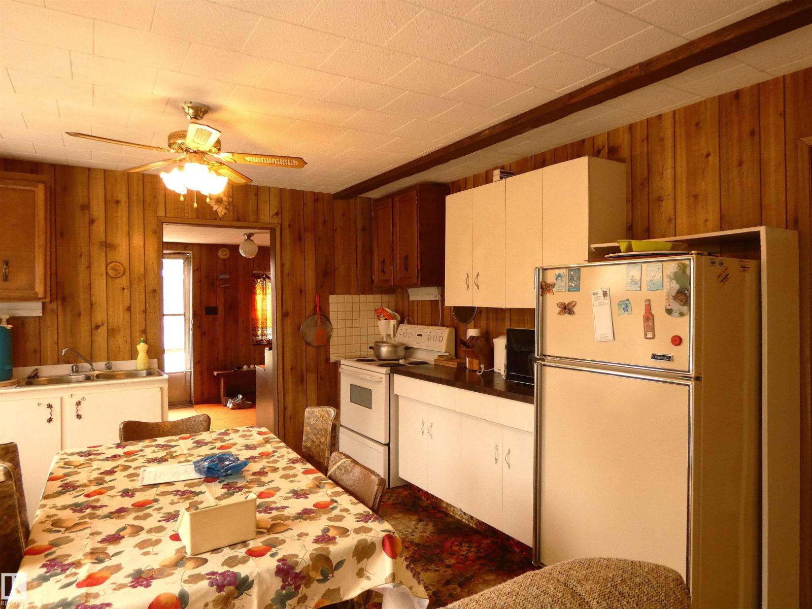 706 Meadow Av, Rural Barrhead County, Alberta  T0E 1A0 - Photo 6 - E4487555
