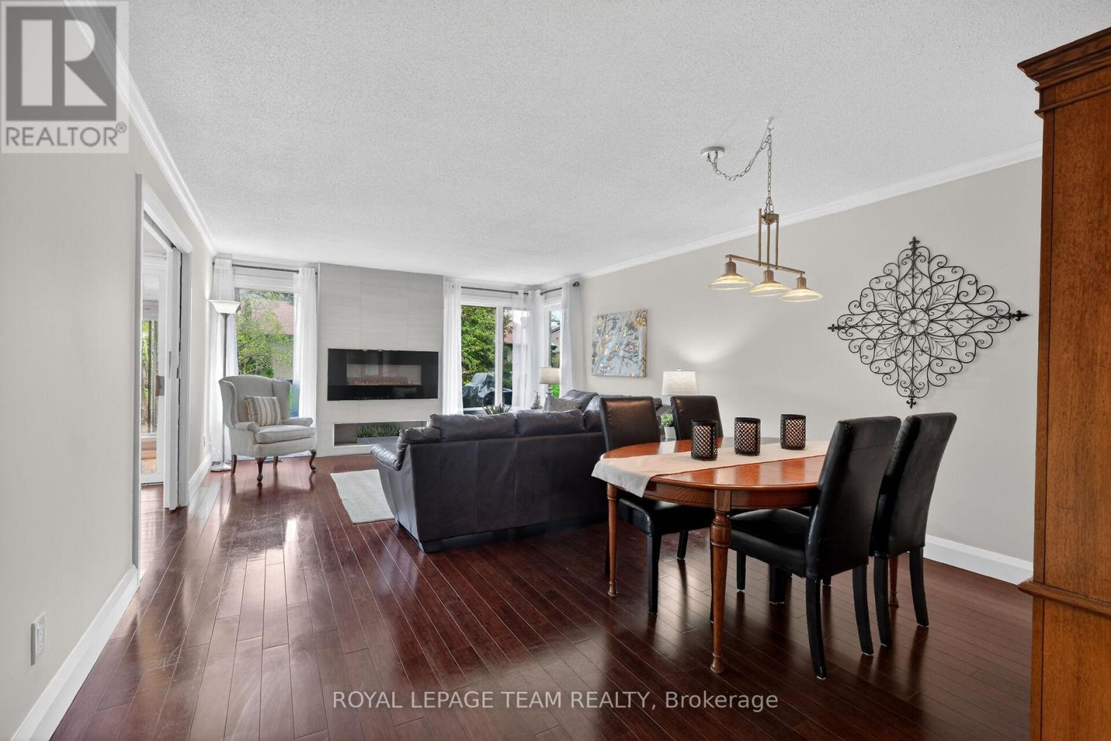 10 Pebble Beach Court, Ottawa, Ontario  K2S 1B9 - Photo 4 - X13125916