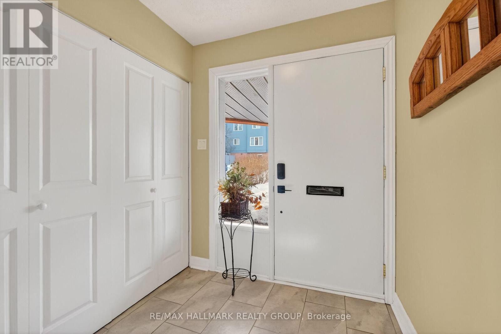 D - 3 Birchdale Avenue, Ottawa, Ontario  K2H 5A1 - Photo 3 - X13125932