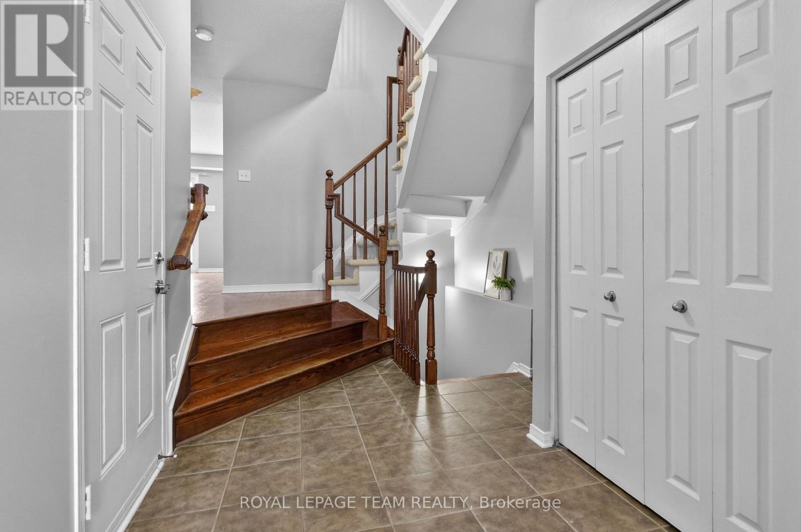 353 Brigitta Street, Ottawa, Ontario  K2S 0H9 - Photo 4 - X13125952