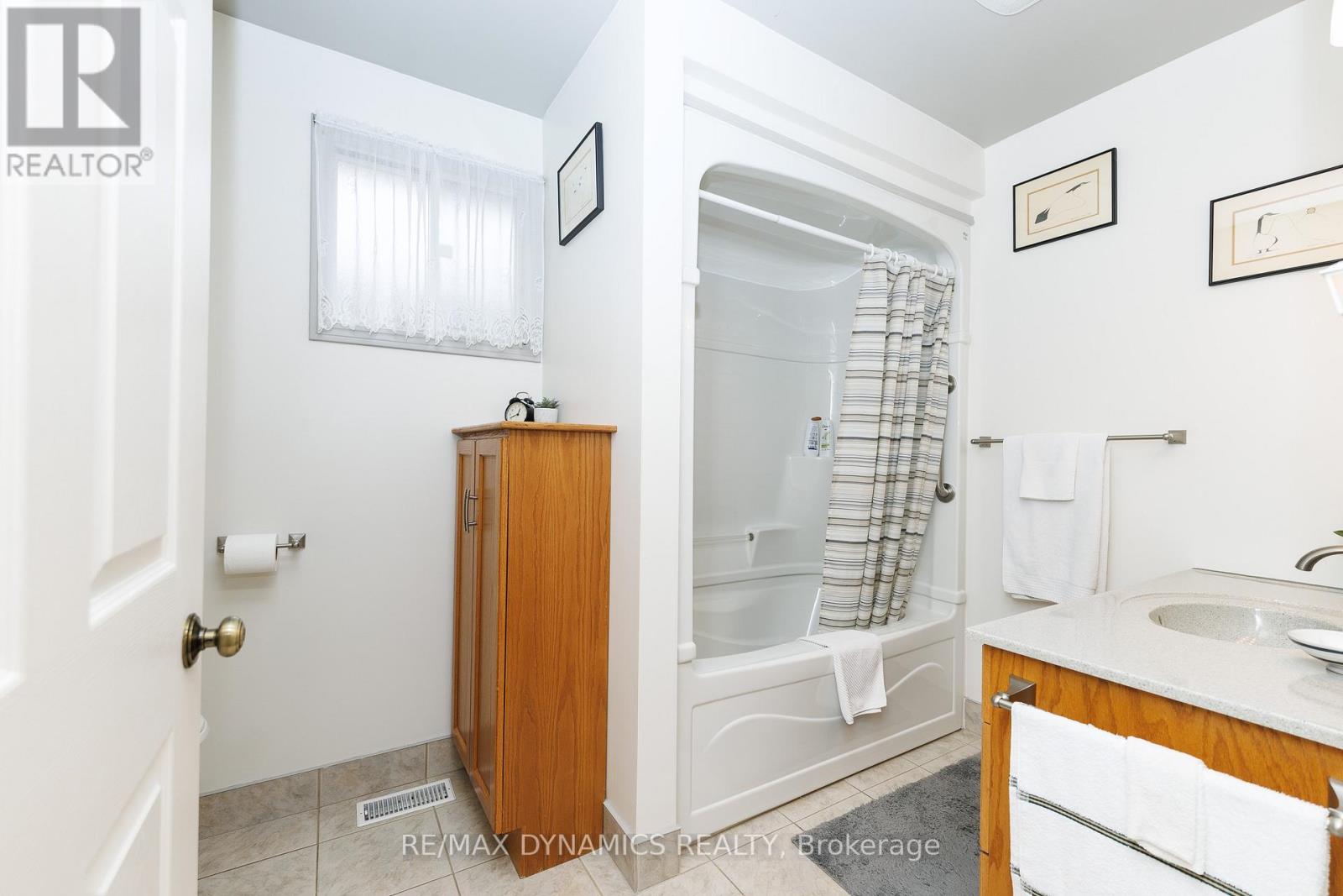 15 Rollins Drive, Welland, Ontario  L3C 6Z7 - Photo 16 - X13126020