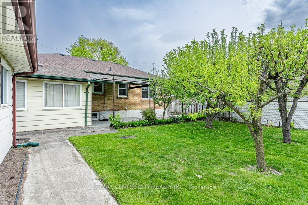 165 Ellsworth Crescent, London East (East O), Ontario  N5W 1J5 - Photo 40 - X13126022