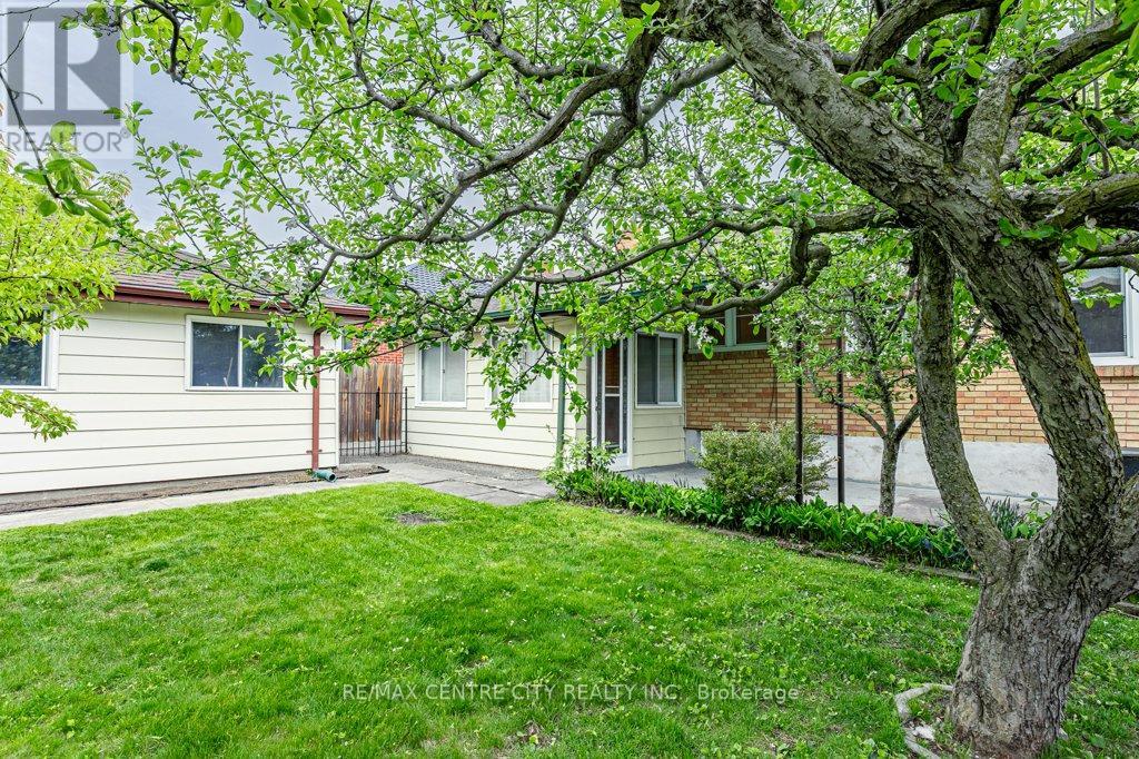 165 Ellsworth Crescent, London East (East O), Ontario  N5W 1J5 - Photo 42 - X13126022