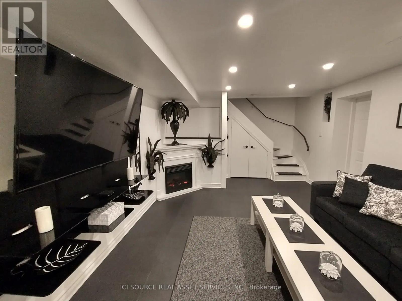BSMT - 32 ONTORO BOULEVARD, Ajax, Ontario