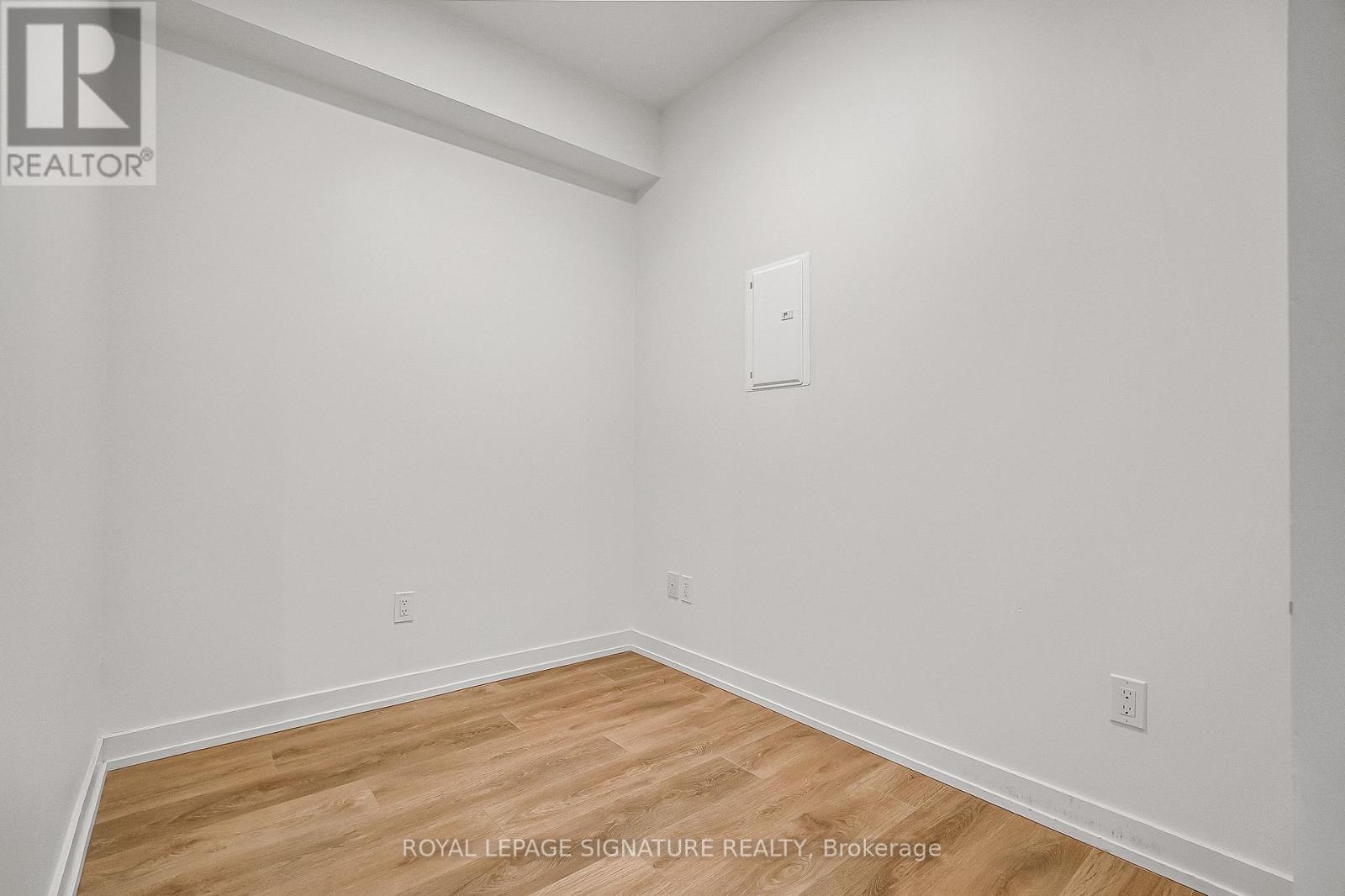 150 Logan Avenue, Toronto, Ontario  M4M 0E4 - Photo 19 - E13125990