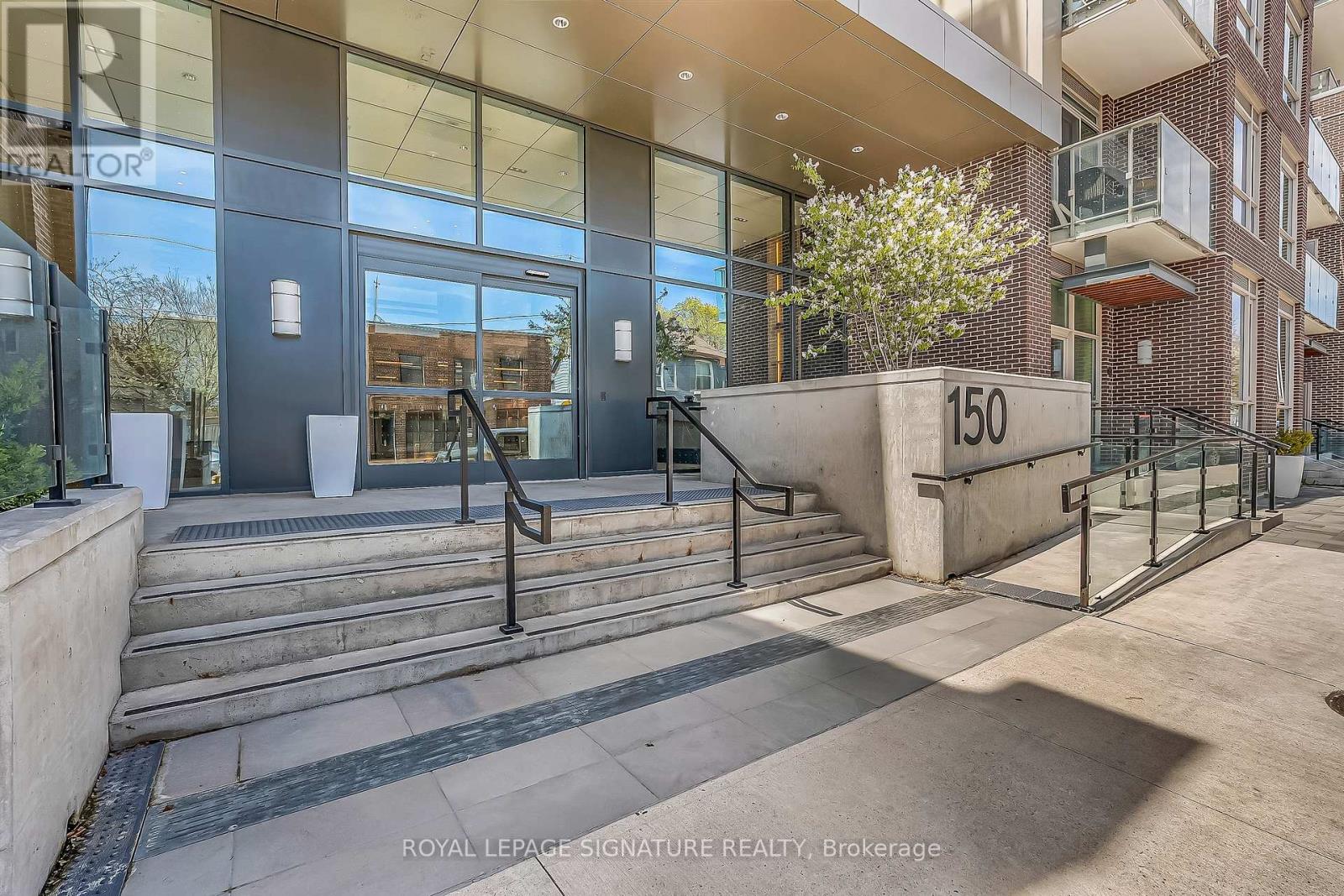 150 Logan Avenue, Toronto, Ontario  M4M 0E4 - Photo 2 - E13125990