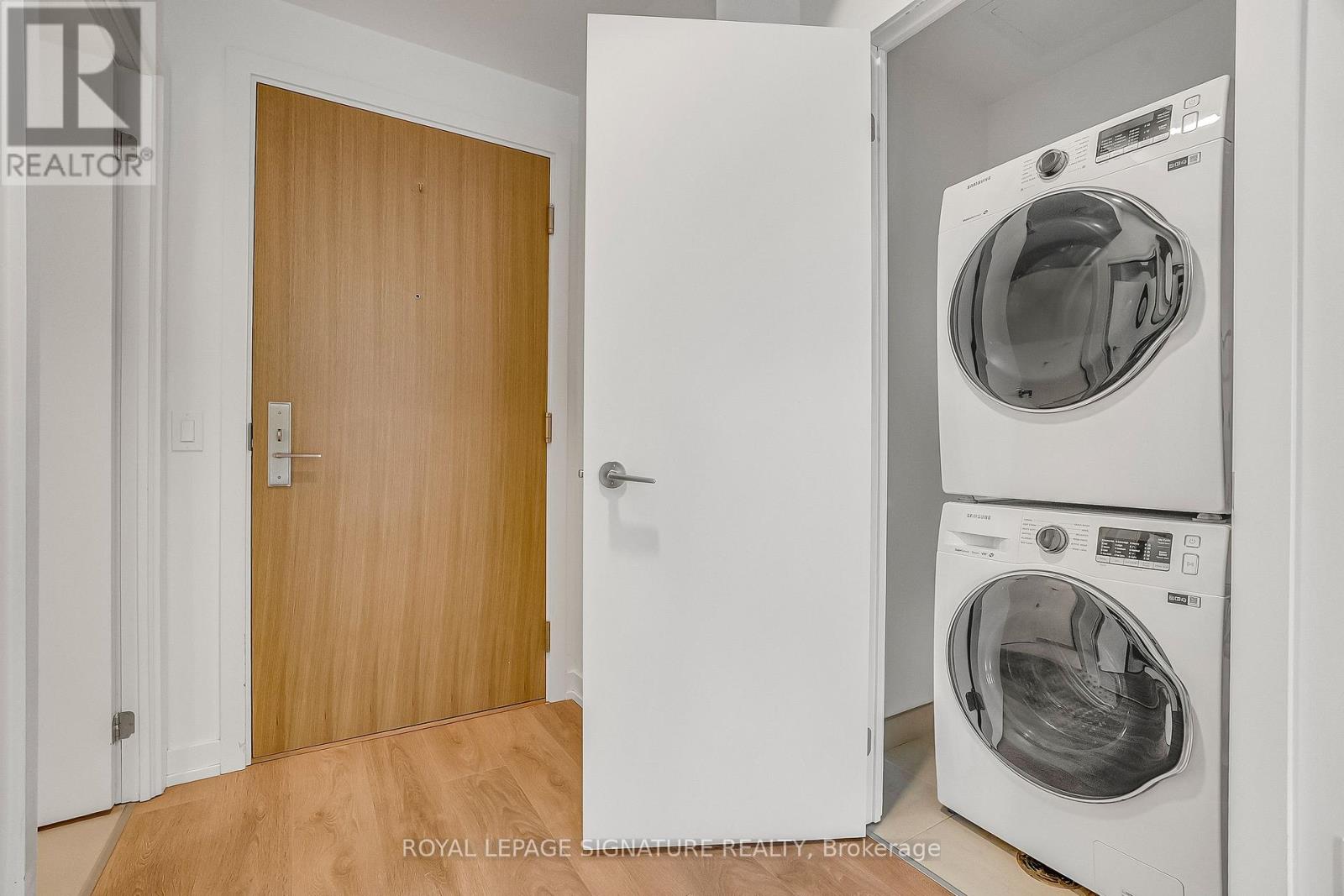 150 Logan Avenue, Toronto, Ontario  M4M 0E4 - Photo 23 - E13125990