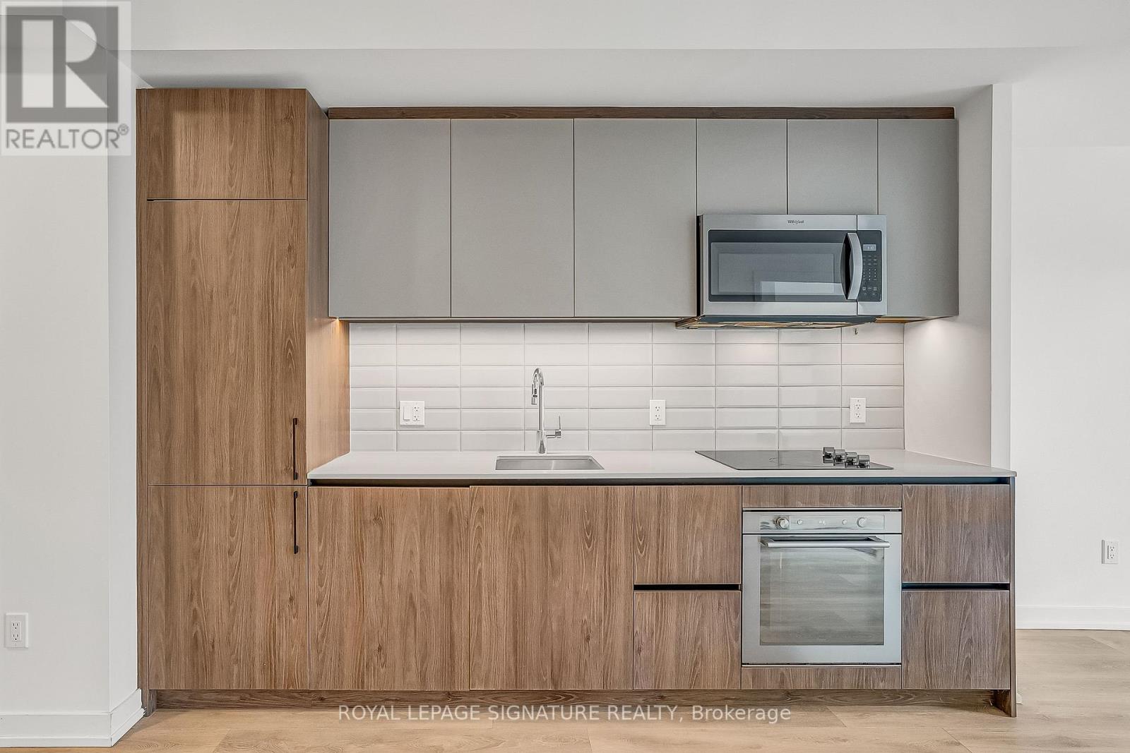 150 Logan Avenue, Toronto, Ontario  M4M 0E4 - Photo 8 - E13125990
