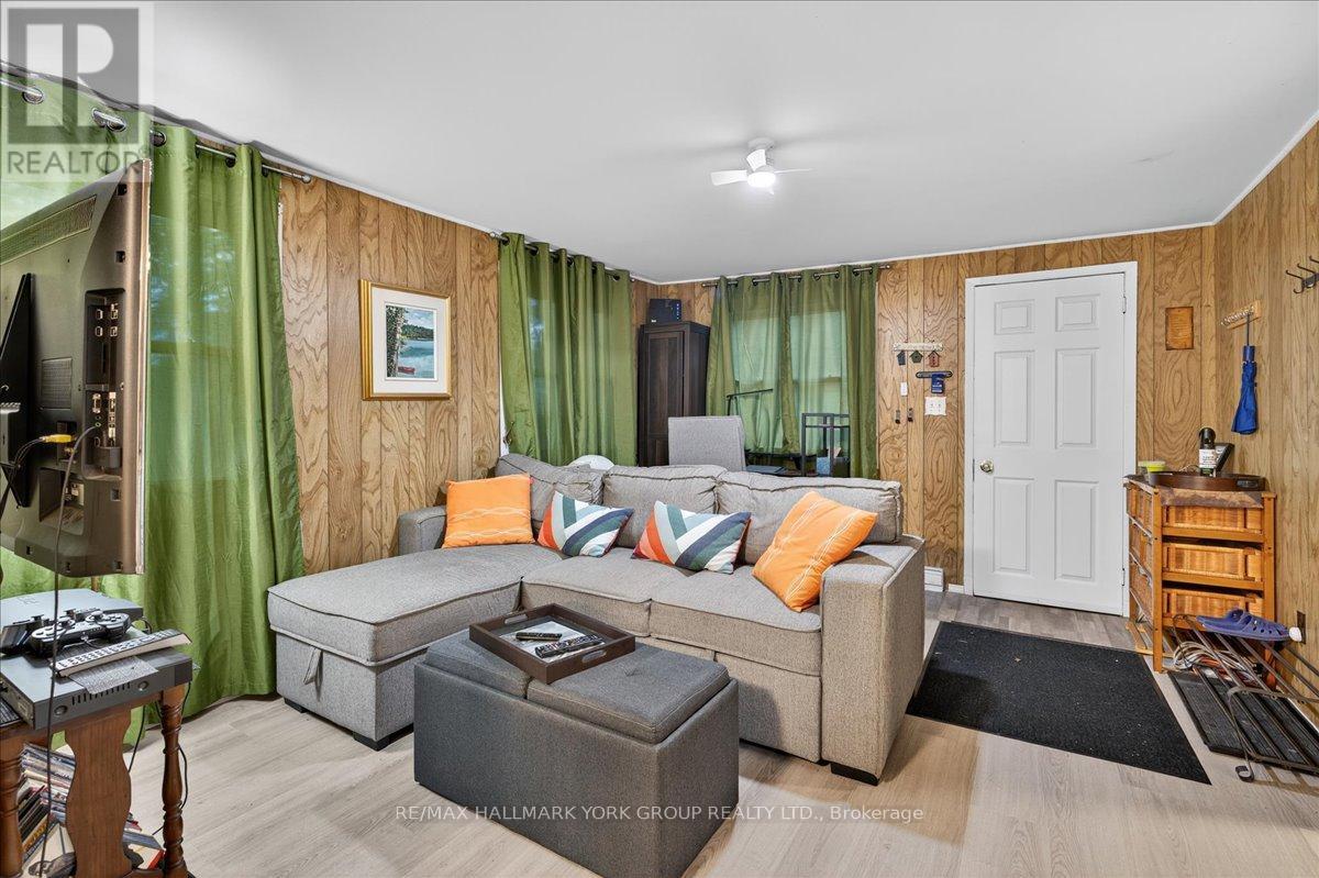 881 Clifton Boulevard, Innisfil, Ontario  L9S 4L7 - Photo 5 - N13125992