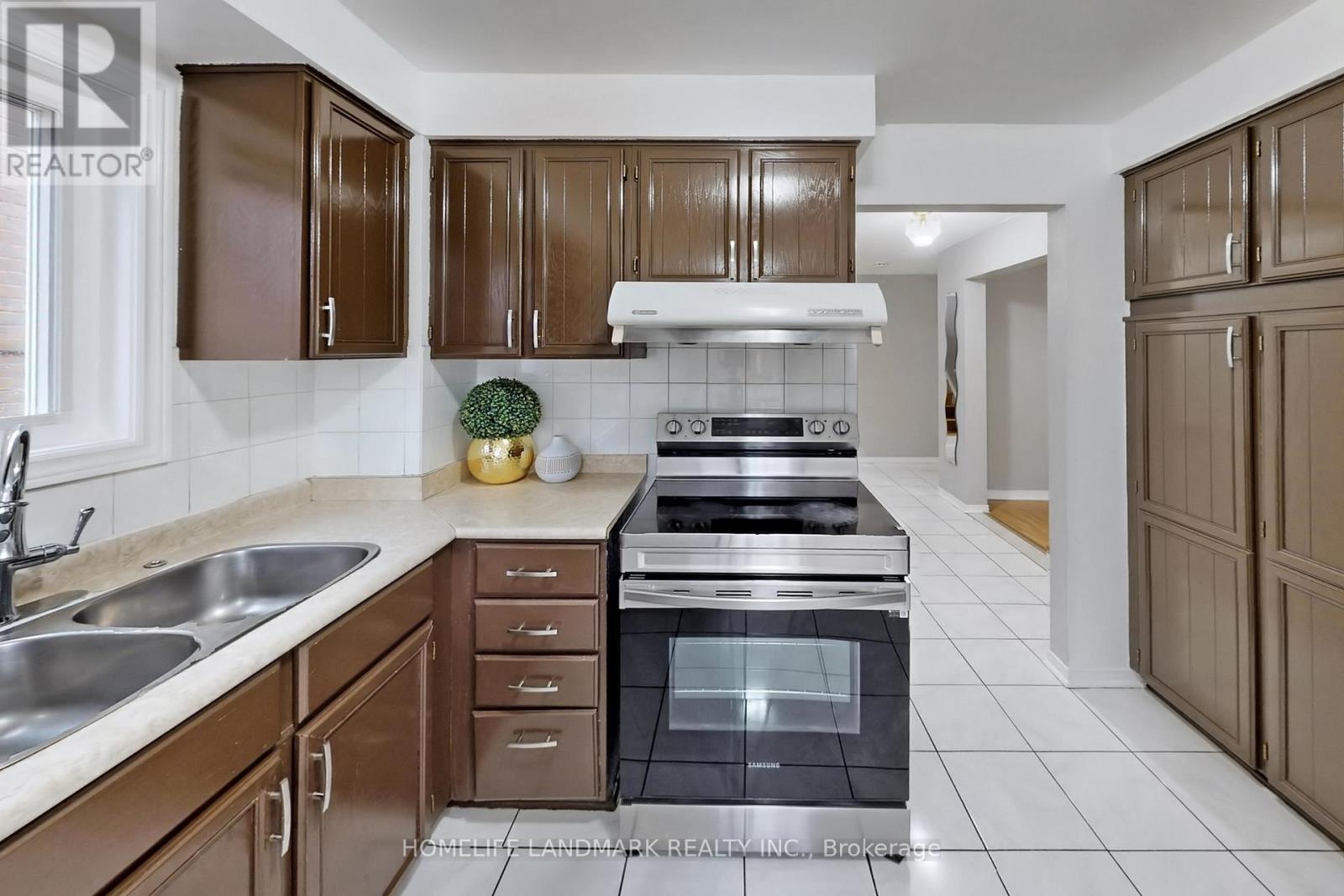 5235 Astwell Avenue, Mississauga, Ontario  L5R 3H8 - Photo 16 - W13125924