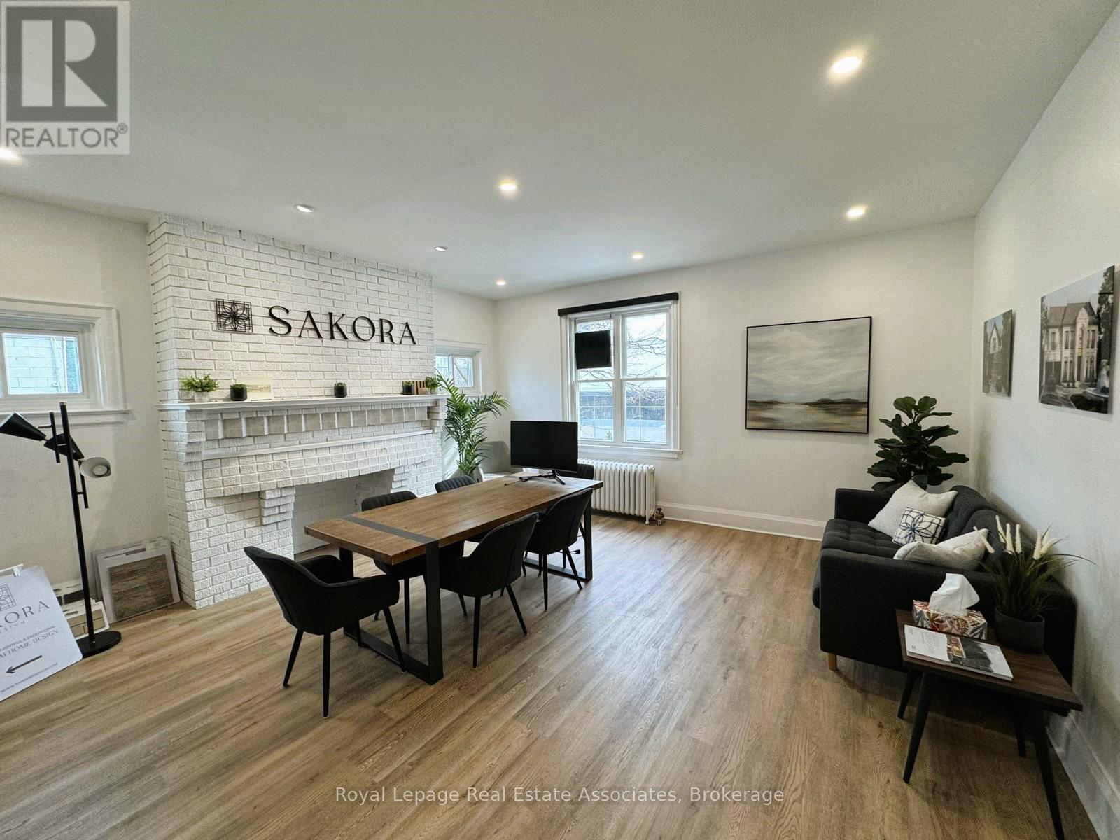 201+b - 94 Lakeshore Road E, Mississauga, Ontario  L5G 1E3 - Photo 2 - W13125940