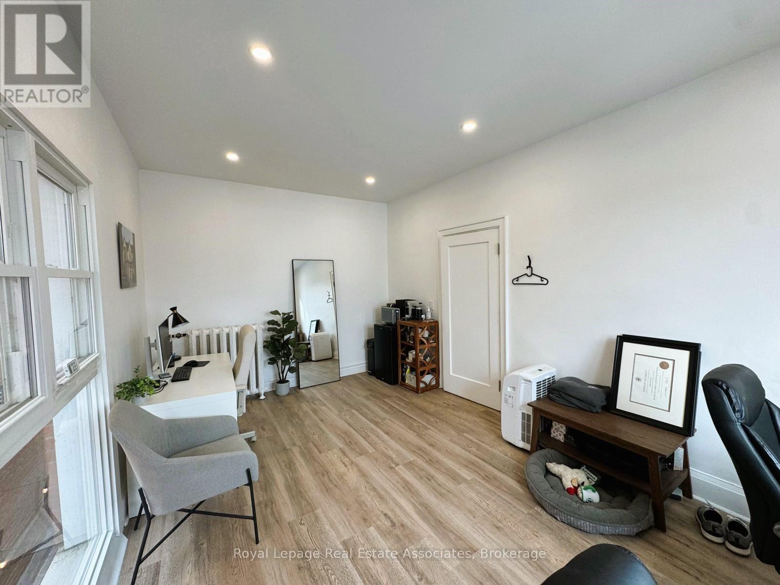 201+b - 94 Lakeshore Road E, Mississauga, Ontario  L5G 1E3 - Photo 7 - W13125940