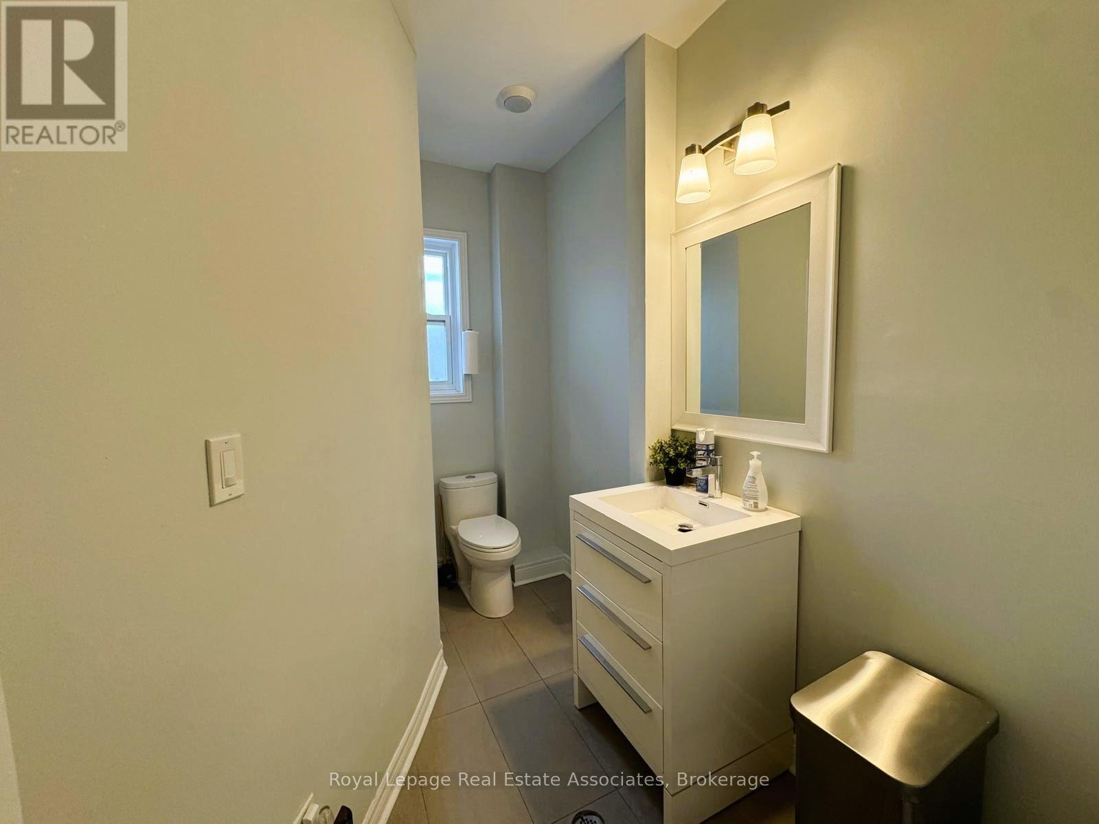 201+b - 94 Lakeshore Road E, Mississauga, Ontario  L5G 1E3 - Photo 9 - W13125940