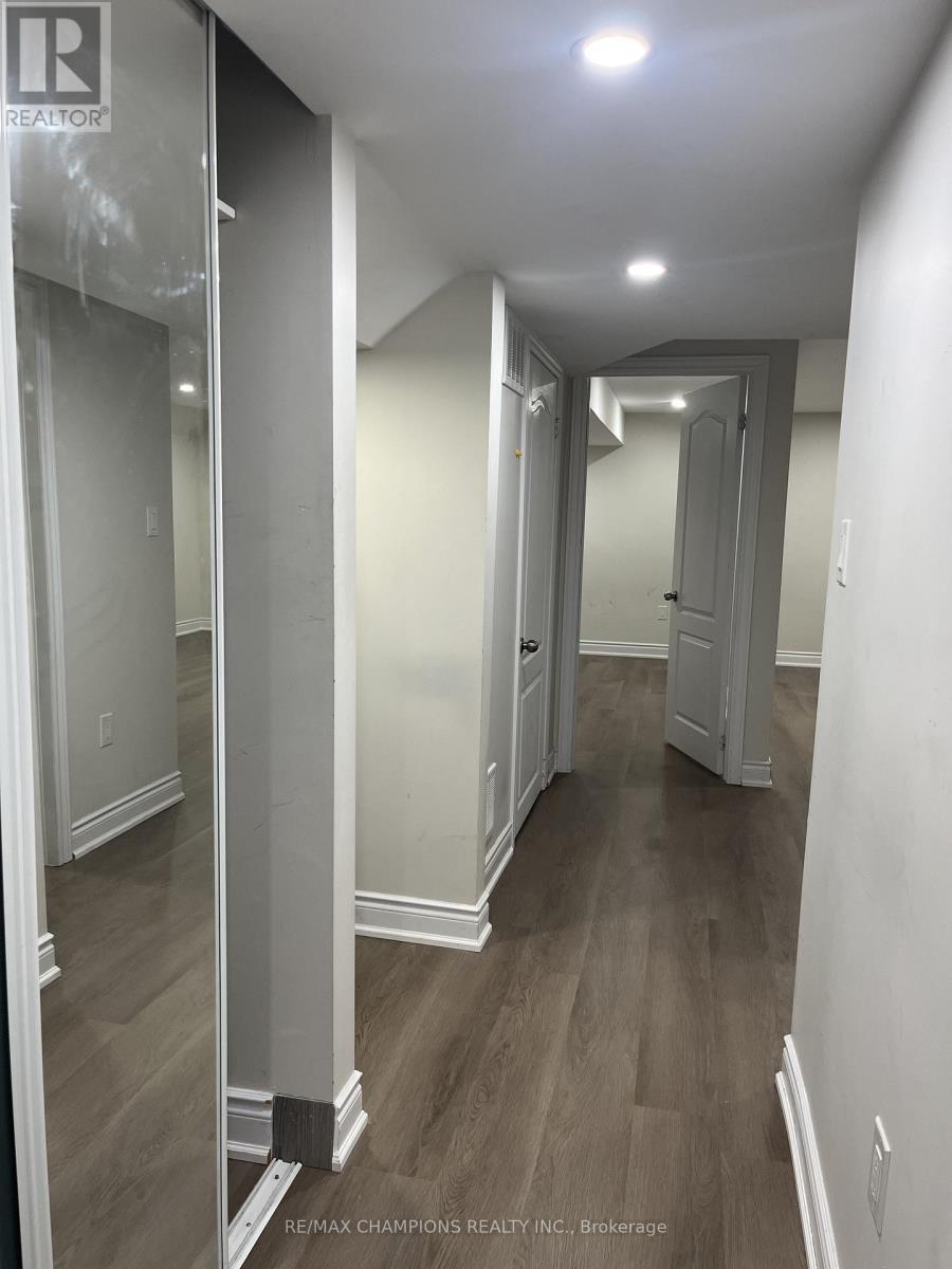 19 Pentonville Road, Brampton, Ontario  L6R 3R9 - Photo 4 - W13125942