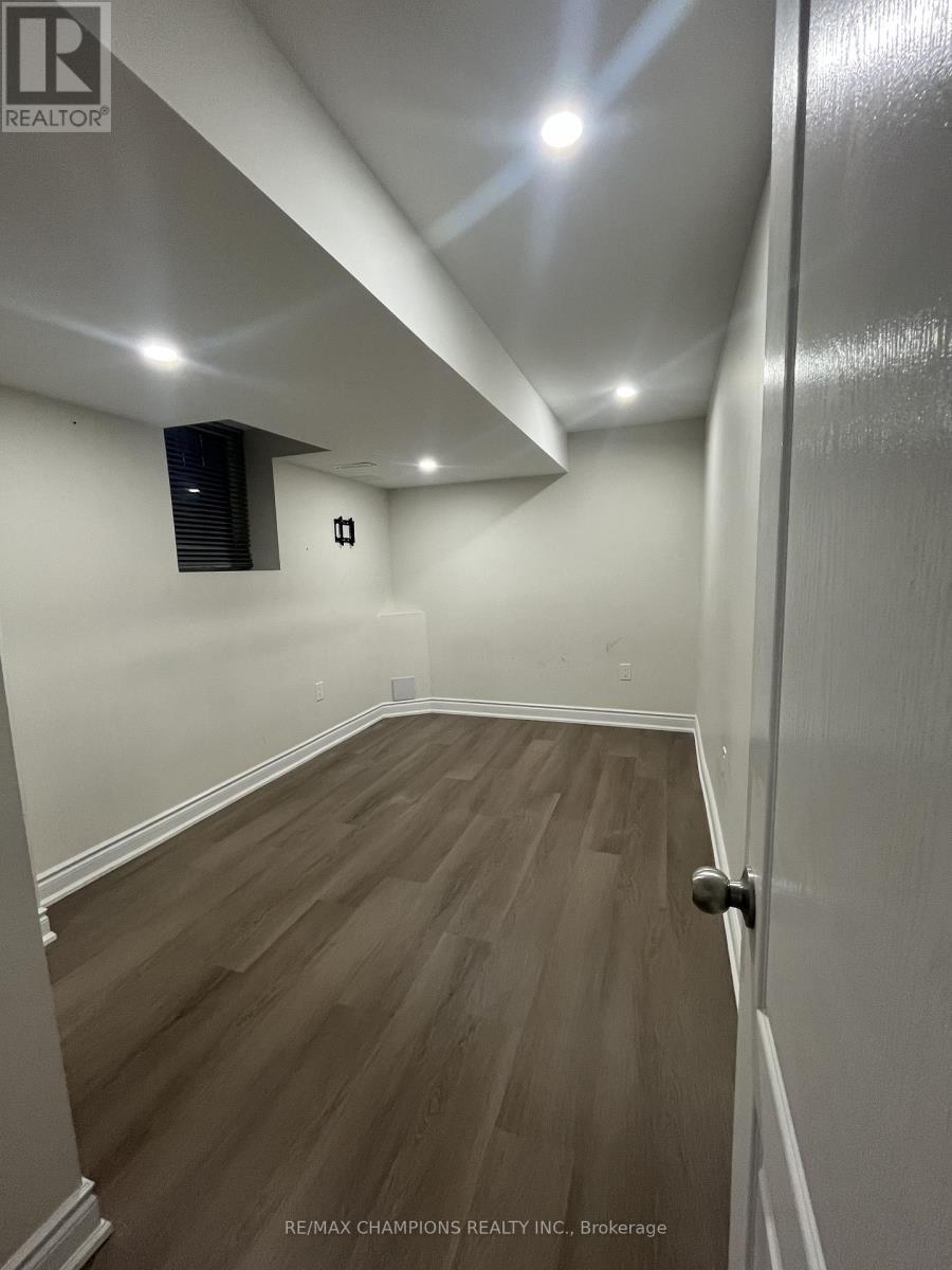 19 Pentonville Road, Brampton, Ontario  L6R 3R9 - Photo 9 - W13125942