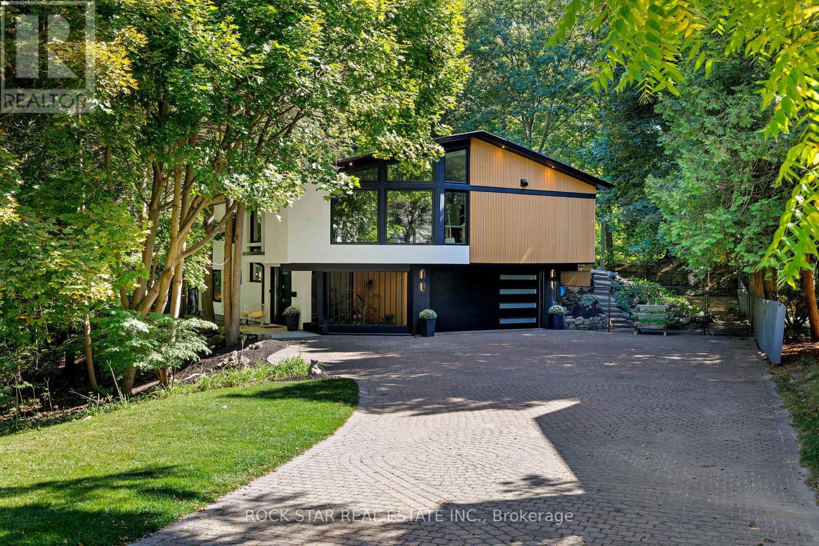 1113 GREENOAKS DRIVE, Mississauga, Ontario