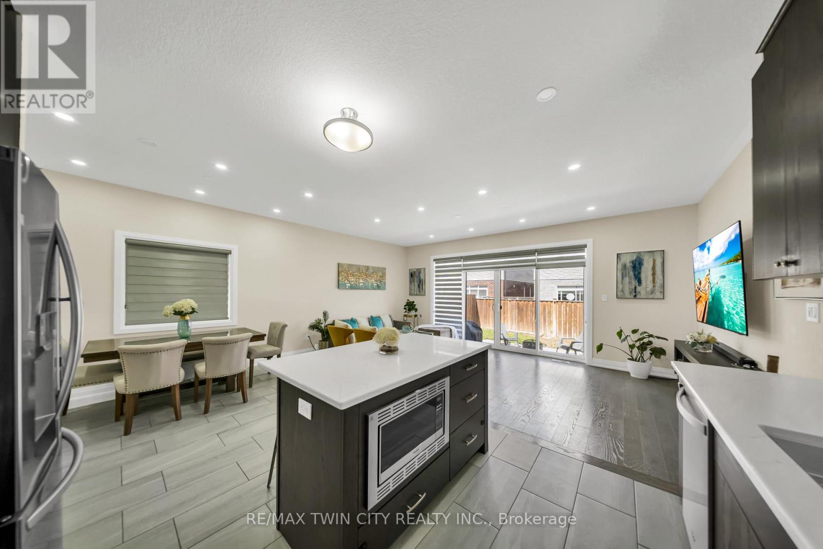 107 Monarch Woods Drive, Kitchener, Ontario  N2P 0K2 - Photo 10 - X13125950