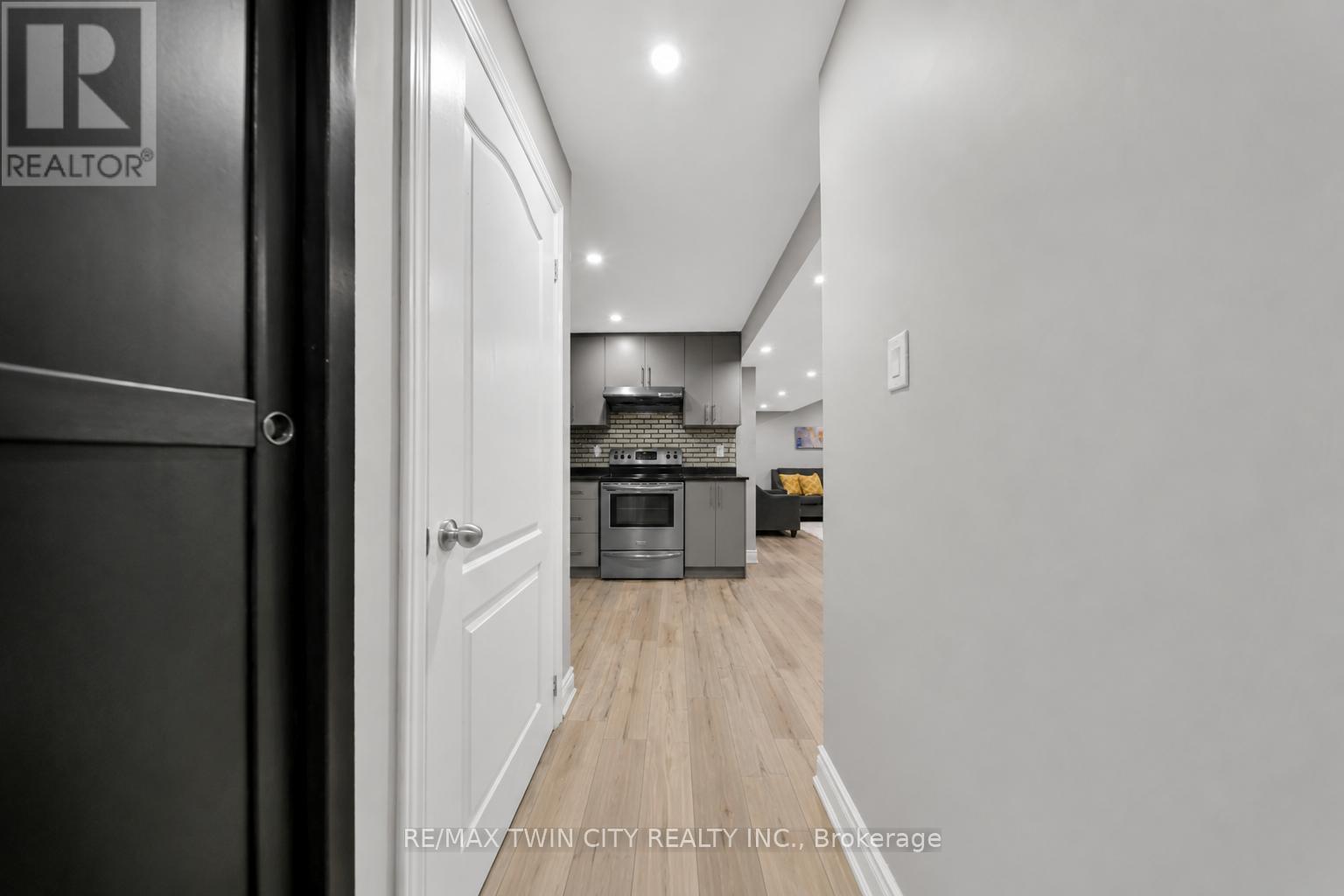 107 Monarch Woods Drive, Kitchener, Ontario  N2P 0K2 - Photo 29 - X13125950
