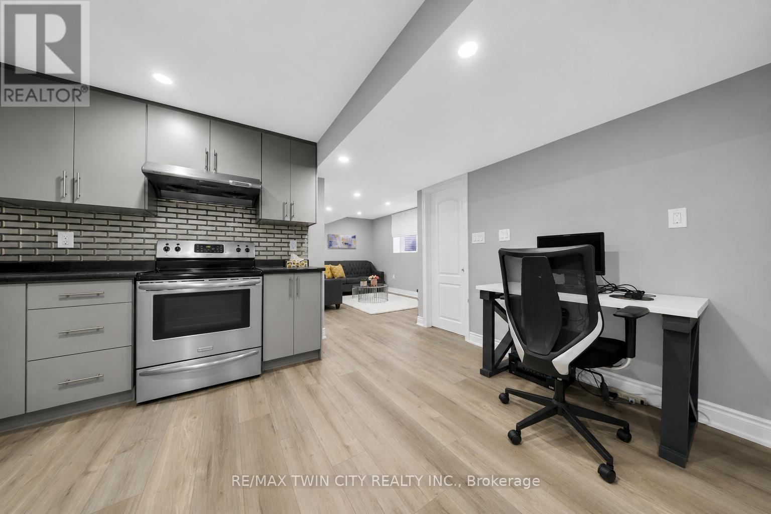 107 Monarch Woods Drive, Kitchener, Ontario  N2P 0K2 - Photo 30 - X13125950