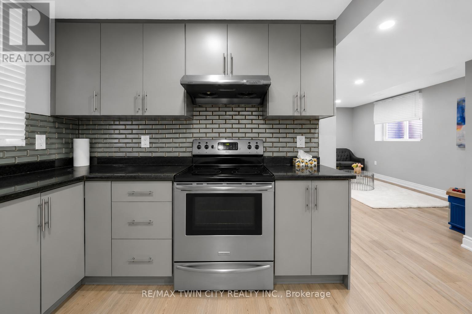 107 Monarch Woods Drive, Kitchener, Ontario  N2P 0K2 - Photo 31 - X13125950