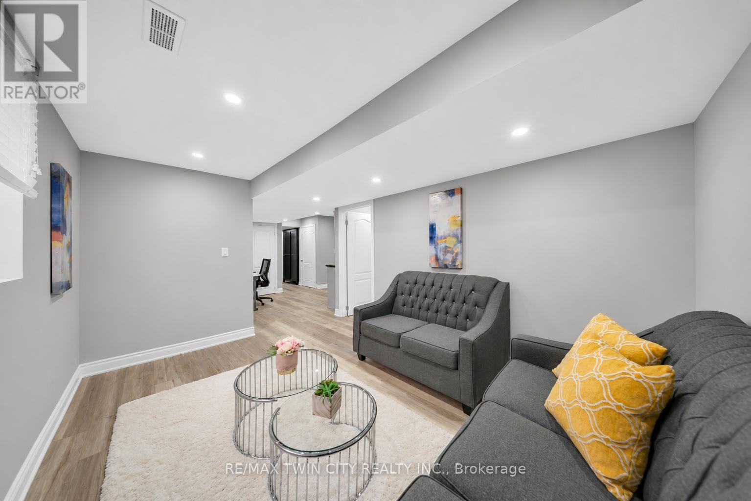 107 Monarch Woods Drive, Kitchener, Ontario  N2P 0K2 - Photo 35 - X13125950
