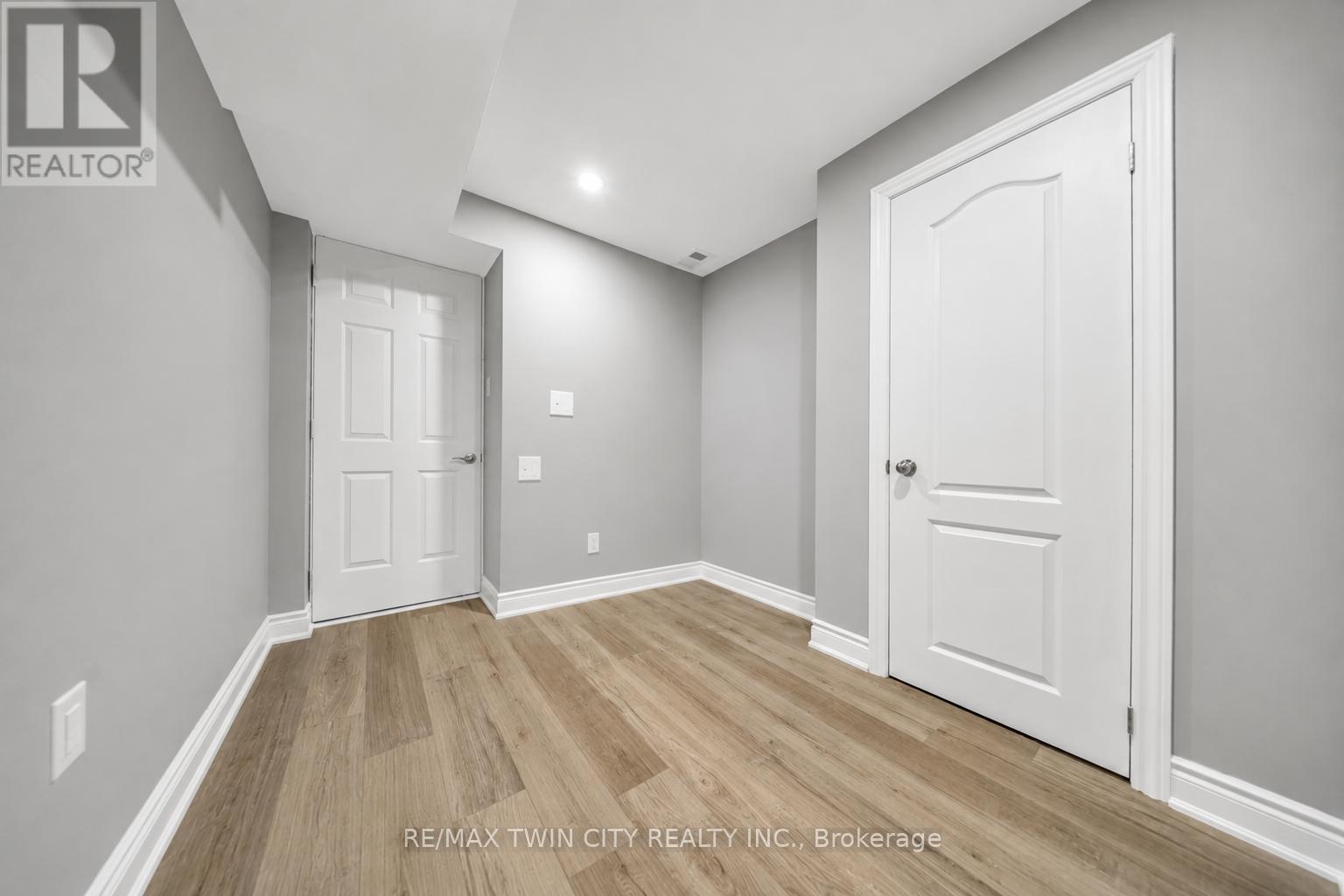 107 Monarch Woods Drive, Kitchener, Ontario  N2P 0K2 - Photo 39 - X13125950