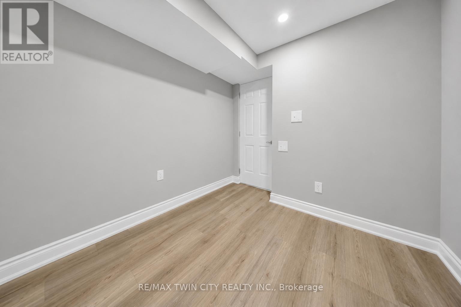 107 Monarch Woods Drive, Kitchener, Ontario  N2P 0K2 - Photo 40 - X13125950