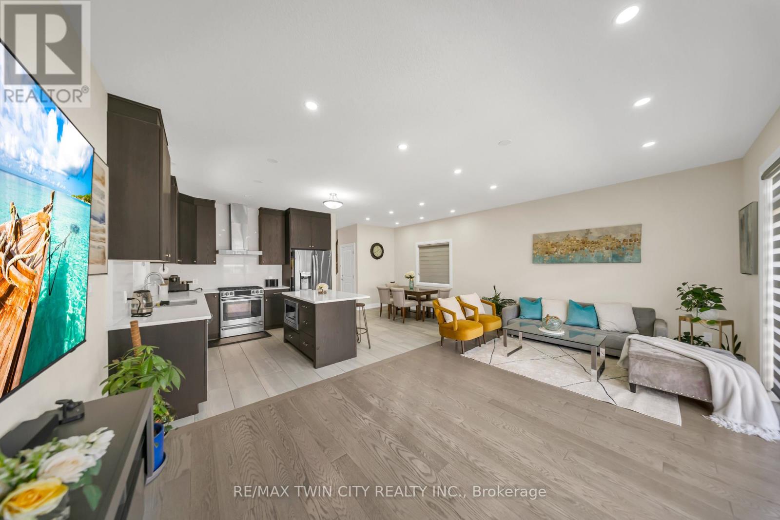 107 Monarch Woods Drive, Kitchener, Ontario  N2P 0K2 - Photo 7 - X13125950