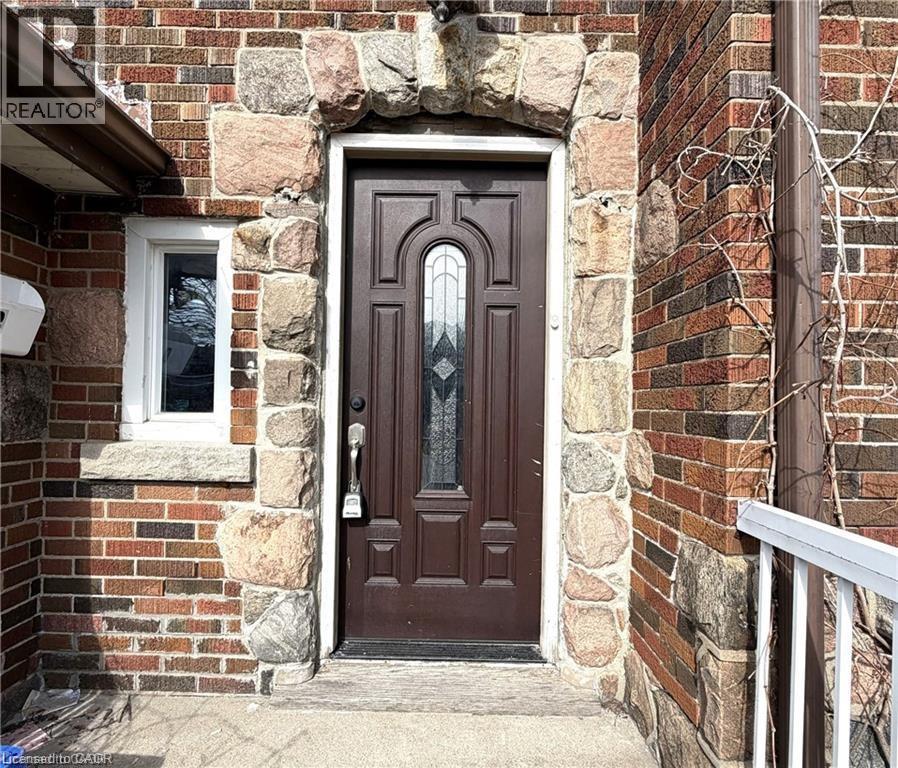 218 Weber Street E, Kitchener, Ontario  N2H 1E8 - Photo 2 - 40830234