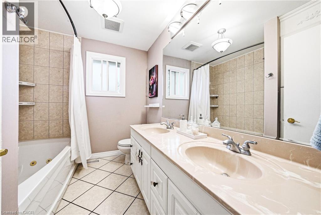 2231 Sandringham Drive, Burlington, Ontario  L7P 3E6 - Photo 14 - 40828323