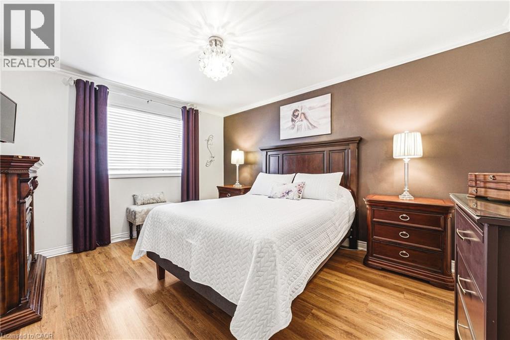 2231 Sandringham Drive, Burlington, Ontario  L7P 3E6 - Photo 15 - 40828323