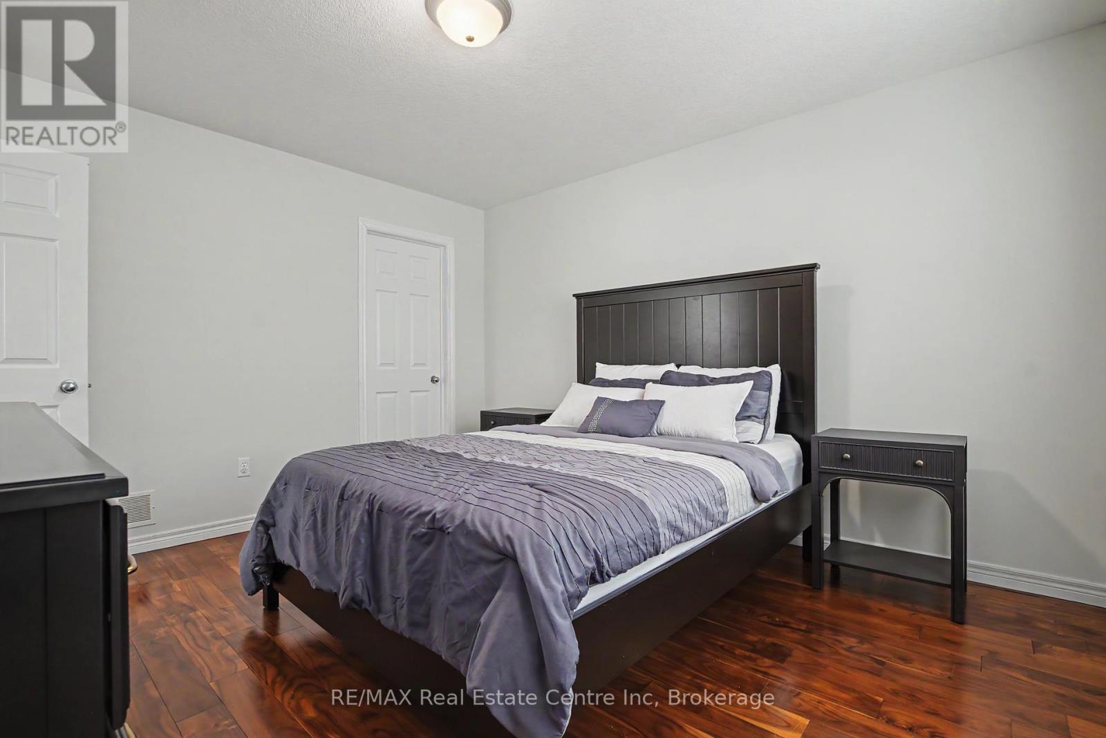 9 Washburn Drive, Guelph, Ontario  N1E 0B4 - Photo 14 - X13126078