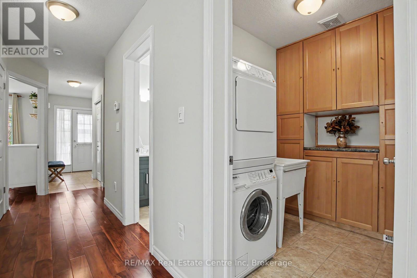 9 Washburn Drive, Guelph, Ontario  N1E 0B4 - Photo 18 - X13126078