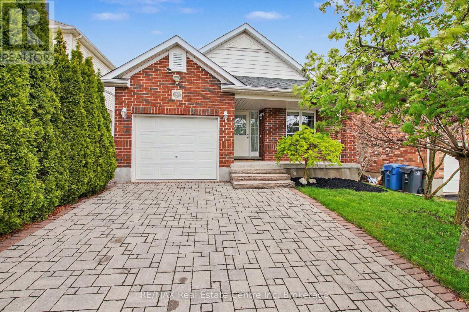 9 Washburn Drive, Guelph, Ontario  N1E 0B4 - Photo 2 - X13126078