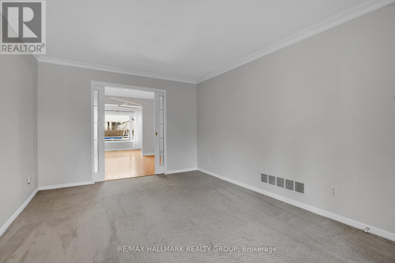 6602 Windsong Avenue, Ottawa, Ontario  K1C 6N1 - Photo 7 - X13126126